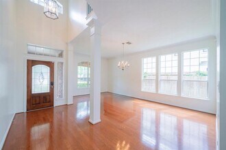 1415 Sue Barnett Dr in Houston, TX - Foto de edificio - Building Photo