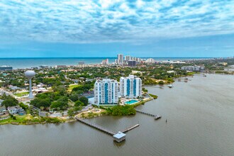 Bayshore Club in Daytona Beach, FL - Foto de edificio - Building Photo