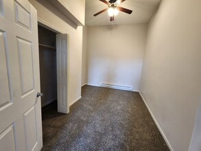 111 S Main St in Clinton, IN - Building Photo - Building Photo