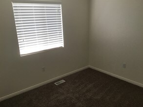 2088 Fremont Crest Ave in Syracuse, UT - Building Photo - Building Photo