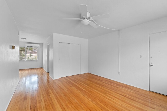306 Lakeview St-Unit -402 in Orlando, FL - Foto de edificio - Building Photo