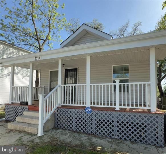 5711 J St in Fairmount Heights, MD - Building Photo