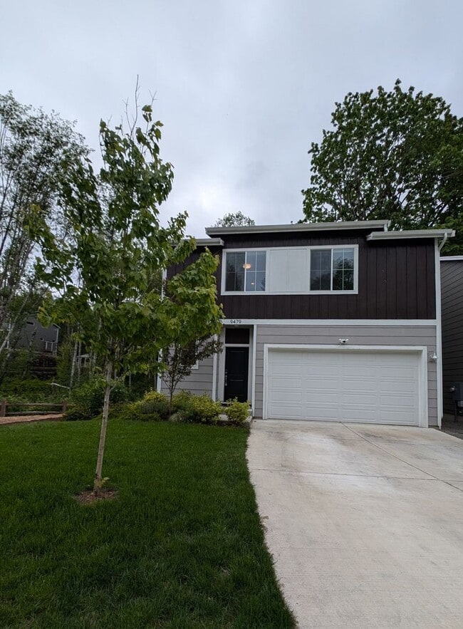 property at 9479 Fairhaven Cir NE