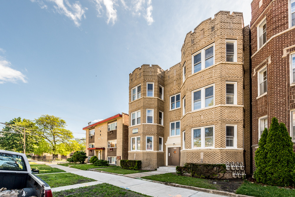 10719 S Calumet Ave in Chicago, IL - Building Photo