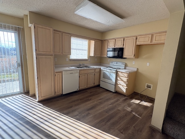 1244 NW Phelps Dr in Grain Valley, MO - Building Photo - Building Photo