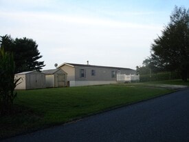 19 Roberts Rd in Nottingham, PA - Building Photo