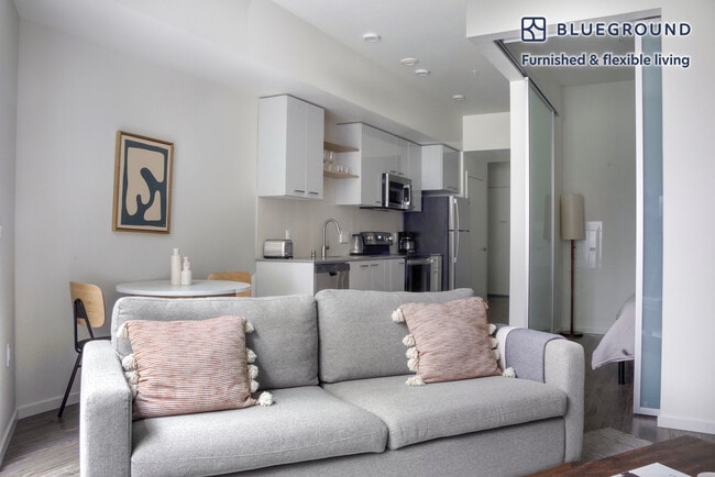 125 Boren Ave S in Seattle, WA - Building Photo - Building Photo