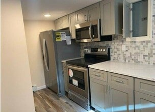 195 San Juan Dr in Hauppauge, NY - Building Photo - Building Photo