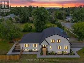 1242 Killarney Beach Rd in Innisfil, ON - Building Photo