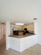 12824 SW 31st St in Miramar, FL - Foto de edificio - Building Photo