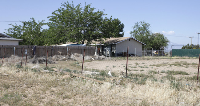 11336 Crippen Ave in Adelanto, CA - Building Photo - Building Photo