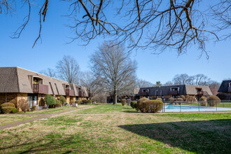 Cambridge Square in Clarksville, TN - Building Photo - Building Photo