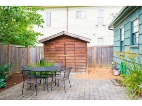 54 NE Graham St in Portland, OR - Building Photo - Building Photo