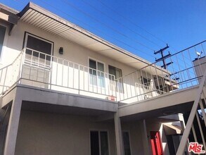 451 Ivy St in Glendale, CA - Building Photo - Building Photo