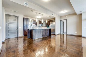 1700 Cedar Springs Rd in Dallas, TX - Building Photo - Building Photo
