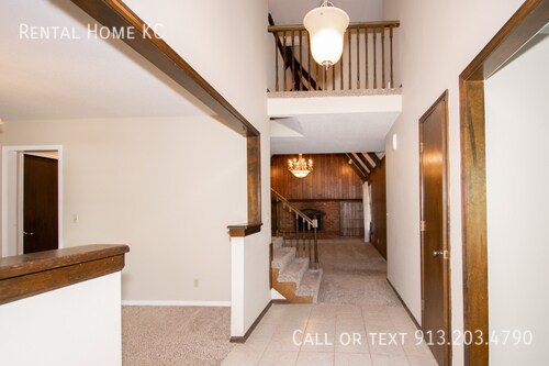 12561 W 105th St in Lenexa, KS - Building Photo - Building Photo