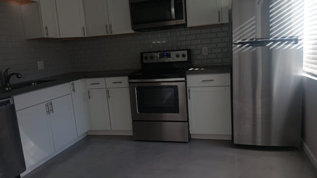 340 W Highland Ave in Phoenix, AZ - Foto de edificio - Building Photo