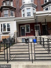1131 S 52nd St in Philadelphia, PA - Foto de edificio - Building Photo