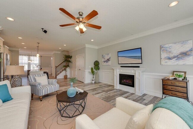 921 E Ocean View Ave in Norfolk, VA - Building Photo - Building Photo