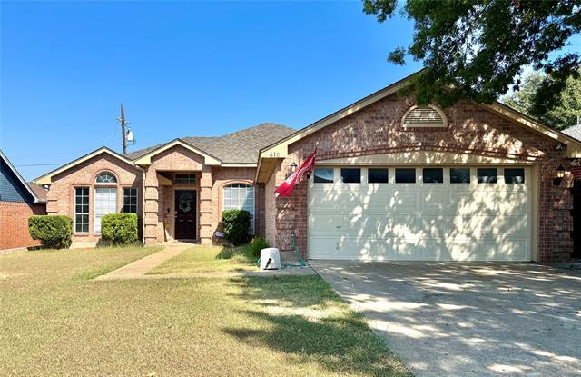 610 Brookside Dr in Cedar Hill, TX - Building Photo