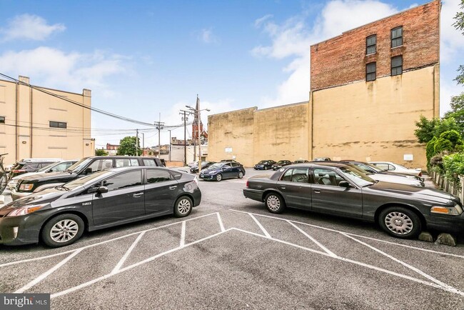 1 W Henrietta St in Baltimore, MD - Building Photo - Building Photo