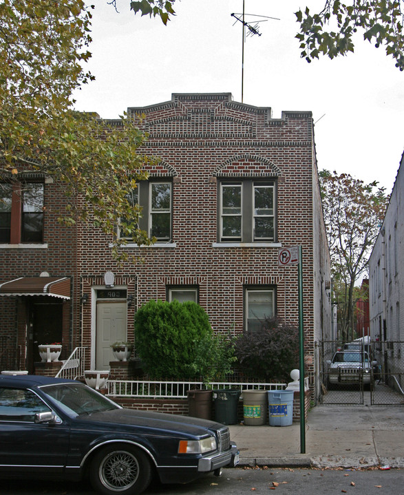 403 E 96th St in Brooklyn, NY - Building Photo