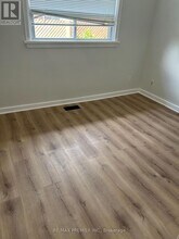 19 Barwell Crescent in Toronto, ON - Building Photo - Building Photo