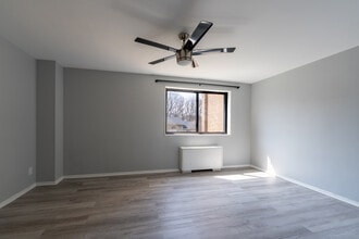 8601 Manchester Rd, Unit 321 in Silver Spring, MD - Foto de edificio - Building Photo