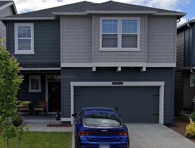 property at 18718 Lipoma Pl E