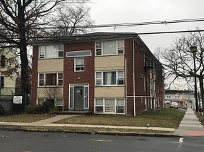 121 S 21st St in Irvington, NJ - Building Photo - Building Photo