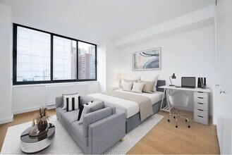 301 E 94th St in New York, NY - Building Photo - Building Photo