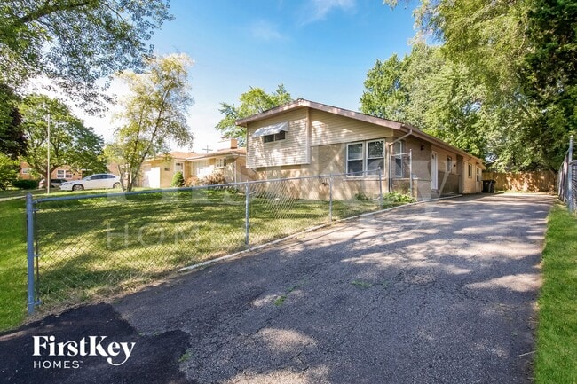 property at 2108 N Linden Ave