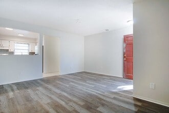 2287 Avenue G NW in Winter Haven, FL - Foto de edificio - Building Photo