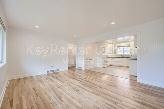 5870 W 5th Ave in Lakewood, CO - Building Photo - Building Photo