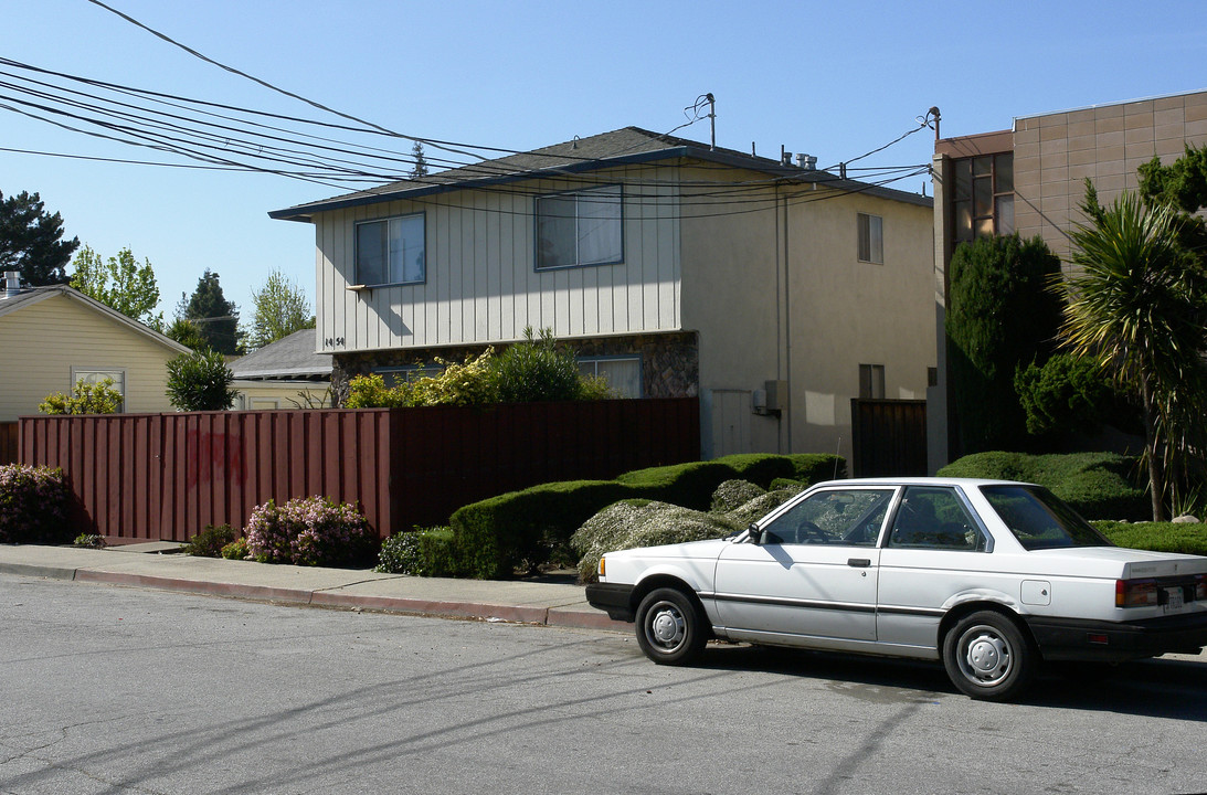 1454 Regent St in Redwood City, CA - Building Photo