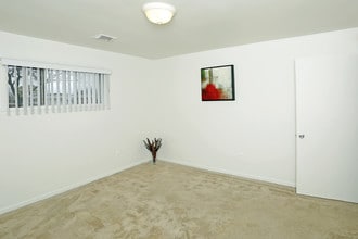 Campbell Row Apartments in Royal Oak, MI - Foto de edificio - Interior Photo