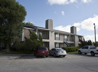 Yardarm Apartments photo'