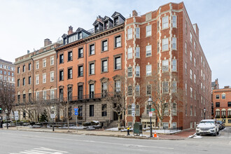 93 Beacon St in Boston, MA - Foto de edificio - Primary Photo