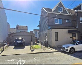 4560 Friendship Ave in Pittsburgh, PA - Building Photo - Building Photo