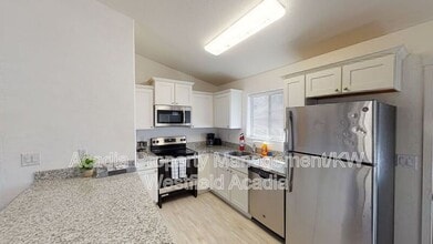 561 N 10th Pl in Show Low, AZ - Foto de edificio - Building Photo