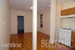 240 E 24th St-Unit -3F in New York, NY - Building Photo - Building Photo