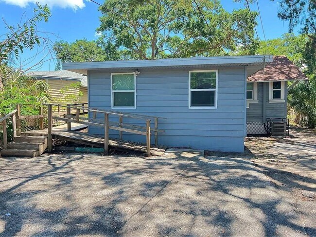 1529 12th St S in St. Petersburg, FL - Building Photo - Building Photo
