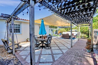 1611 Mayo St in Hollywood, FL - Foto de edificio - Building Photo