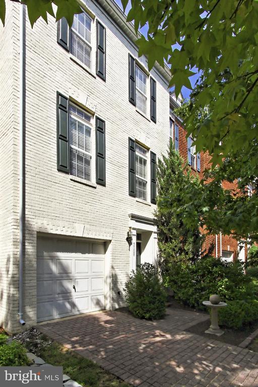 5108 Grimm Dr in Alexandria, VA - Building Photo - Building Photo
