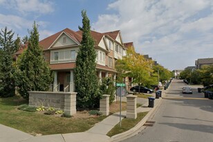 3 BED - 3 BATH - BRAMPTON - STACKED TOWNHOUSE in Brampton, ON - Building Photo