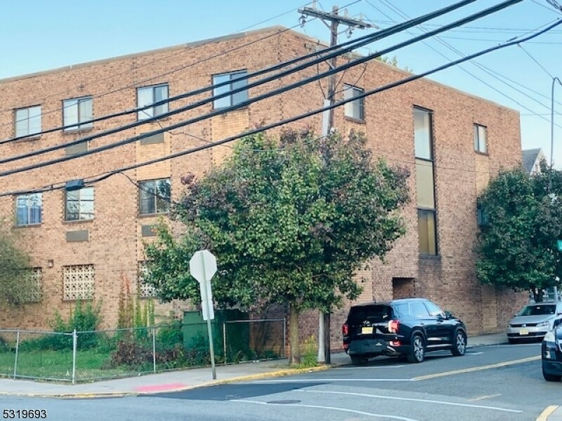 3900 Liberty Ave-Unit -1C in North Bergen, NJ - Building Photo