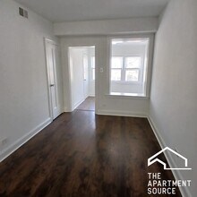 4810 W Armitage Ave in Chicago, IL - Foto de edificio - Building Photo