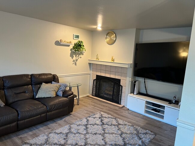 property at 3421 M Pl SE