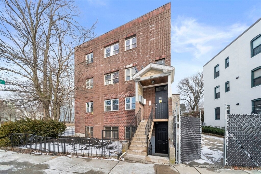 116 Wales St in Boston, MA - Building Photo