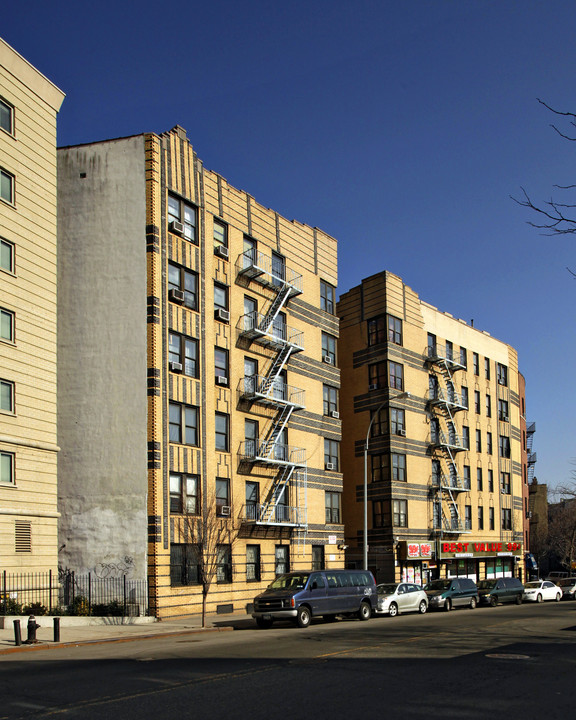 25-29 W Tremont Ave in Bronx, NY - Building Photo